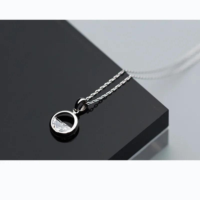 Stone circle - Elegant sterling silver pendant necklace - Sereni Femme